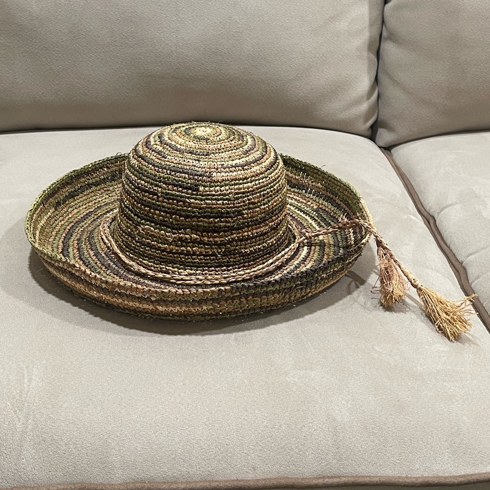Striped Lightweight Multicolor Straw Hat With Tie Band OS Summer Beach Vacation - Picture 5 of 7
